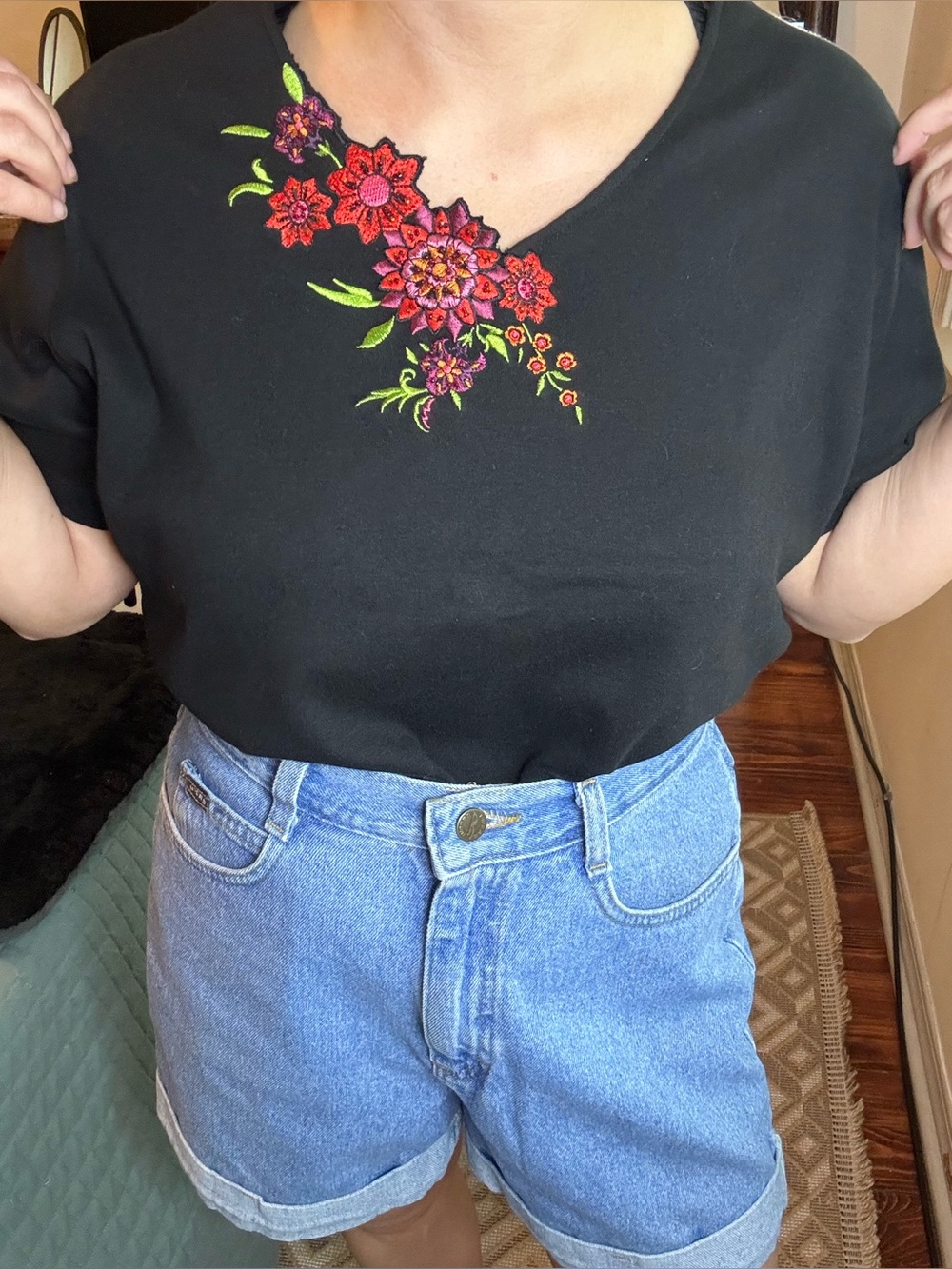90s Black Floral Embroidered Women's Top